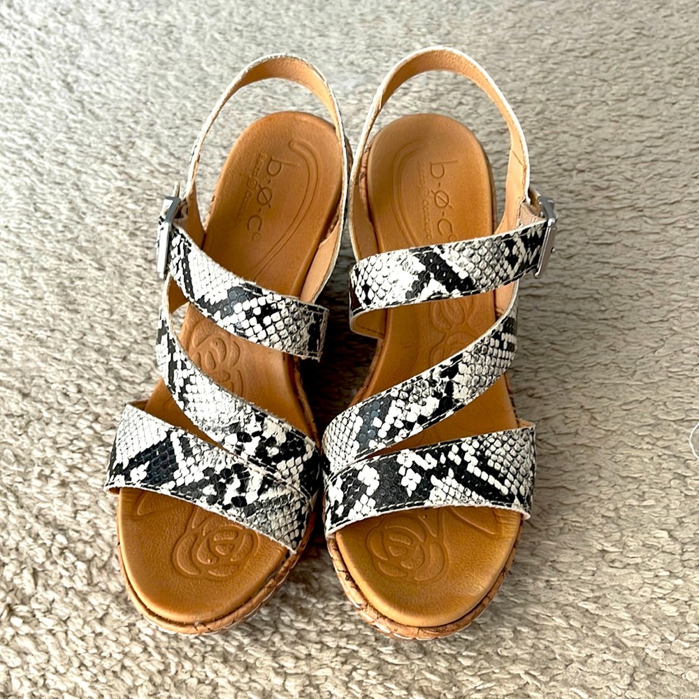 Born wedge heel sandal - very comfy! Size 6